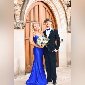 Elegant Blue Strapless Gown